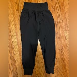 Old Navy Active high rise joggers in black, size medium